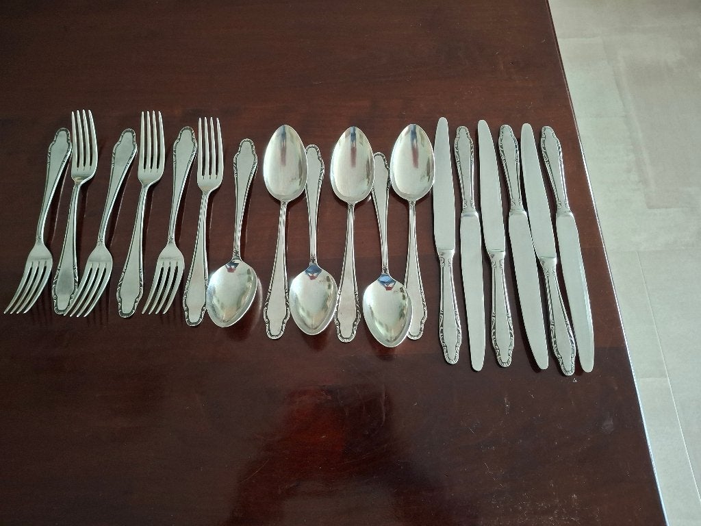 Sola 980 Barok dinerbestek met 6 servetringen, Antiek en Kunst, Ophalen of Verzenden