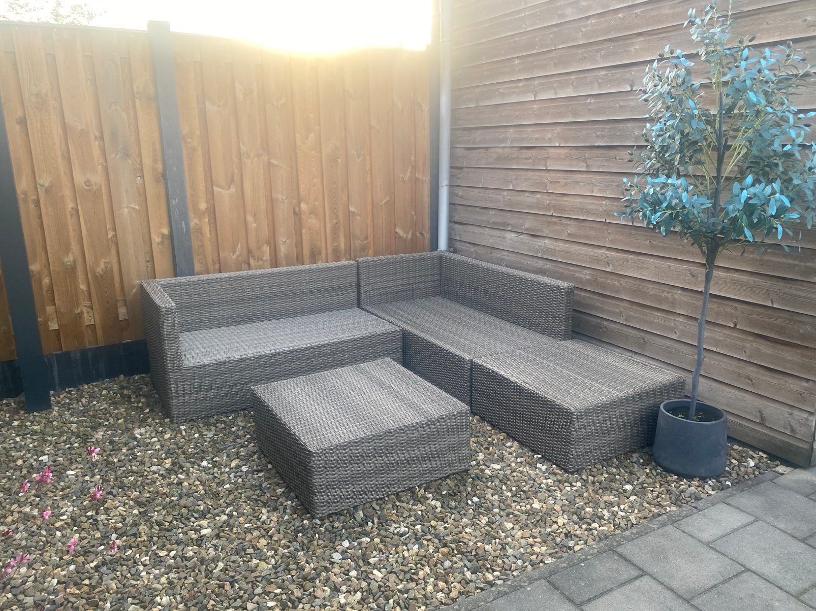 Mooie loungeset van wicker.