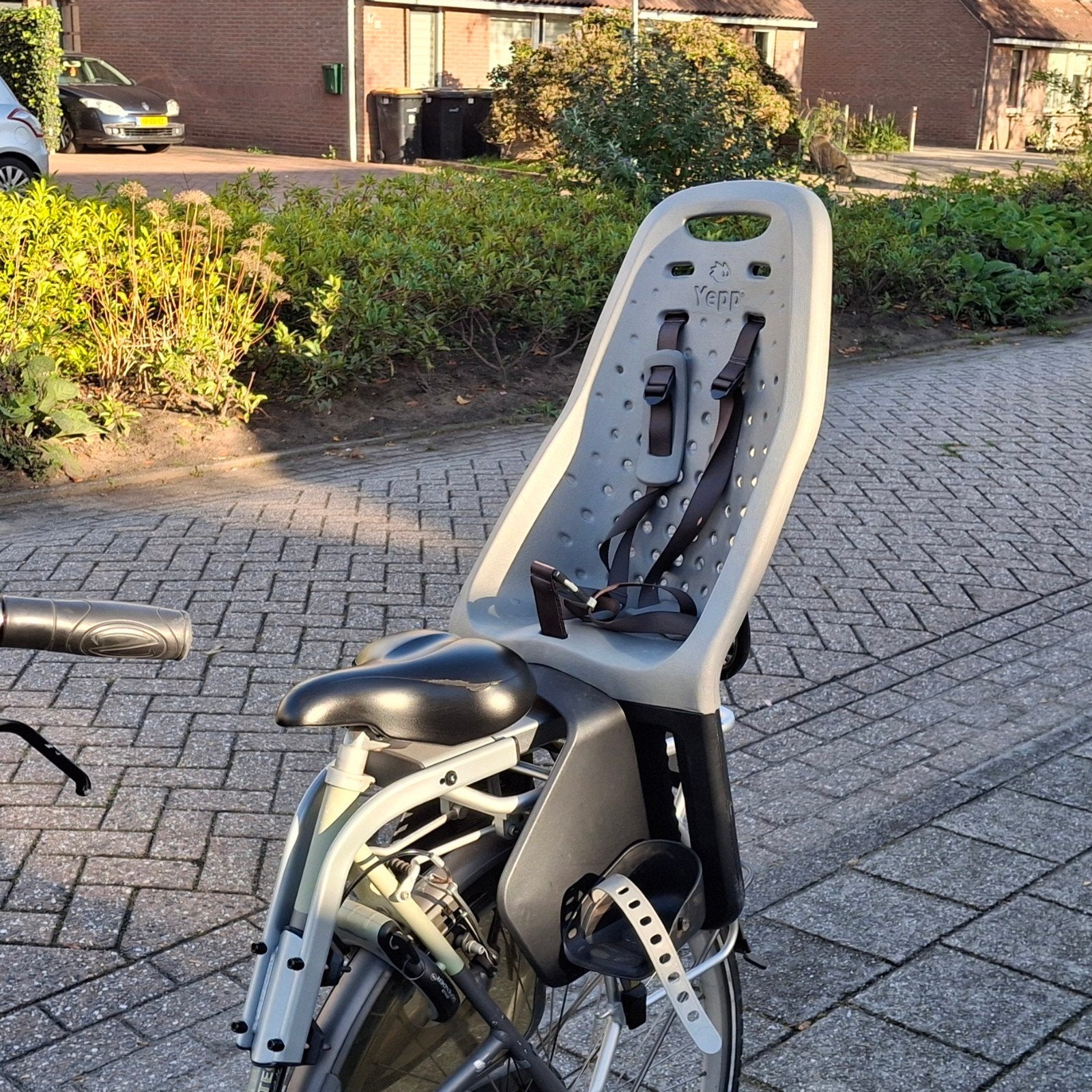Yepp Achterzitje Fiets - grijs, Achterzitje, Voetsteuntjes, Yepp, Zo goed als nieuw
