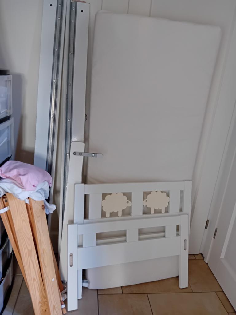 Gratis peuterbed met matras, Gebruikt, 70 tot 85 cm, 140 tot 160 cm, Ophalen