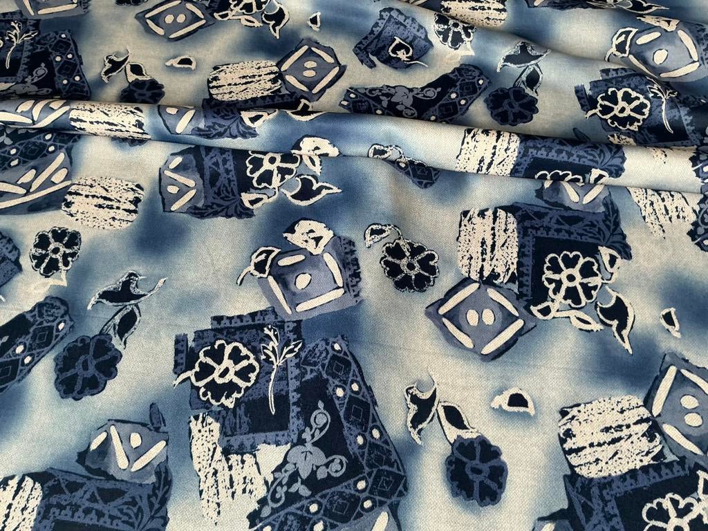 Stof met blauw patroon lap is 8 meter bij 1 meter 40, Overige materialen, Blauw, 120 cm of meer, Ophalen of Verzenden