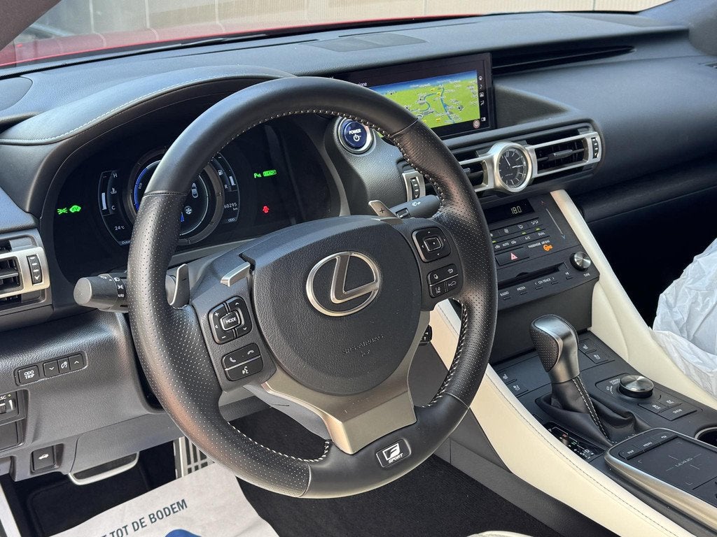 Lexus RC 300h F SPORT 1ste-Eigenaar Dealer TOP AUTO, Automaat, Achterwielaandrijving, Gebruikt, 4 stoelen