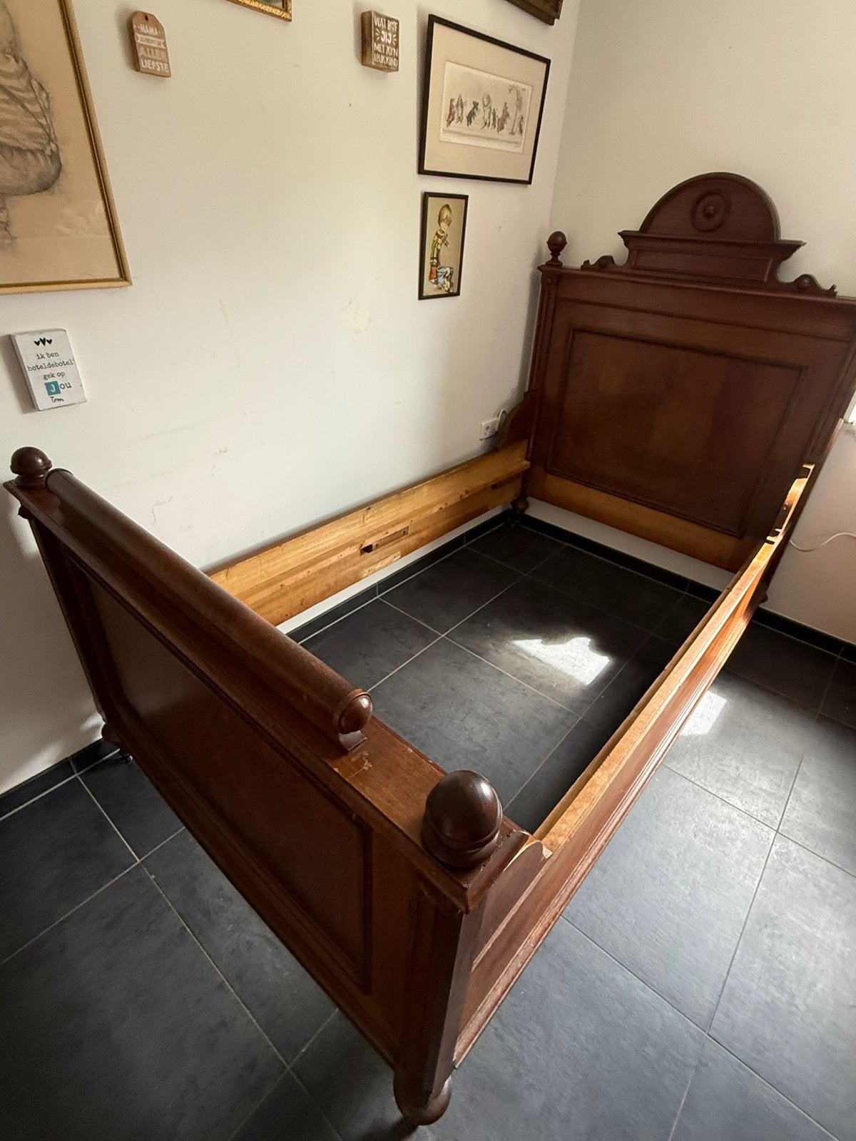 Antiek houten eenpersoonsbed 2 m lang, 1.10 m breed, Antiek en Kunst, Ophalen