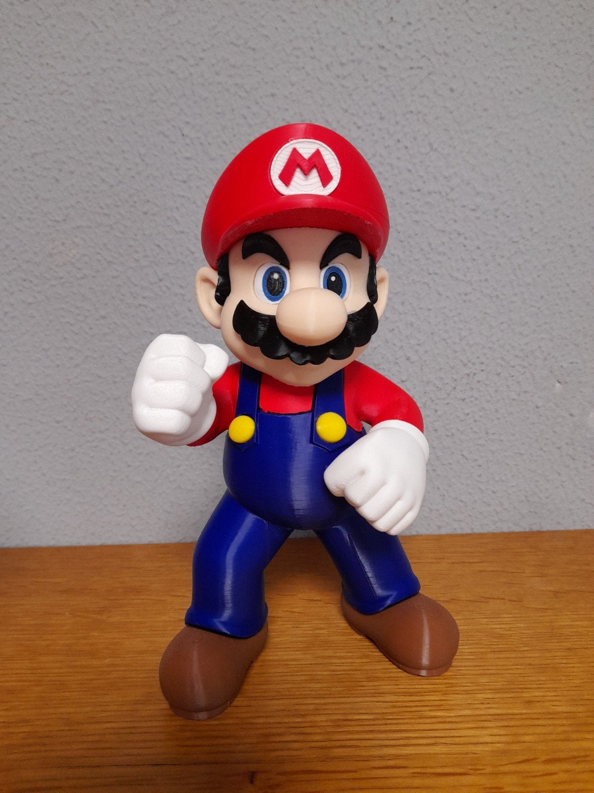 Mario ca 24 cm, Ophalen of Verzenden, Zo goed als nieuw, Beeldje of Figuurtje