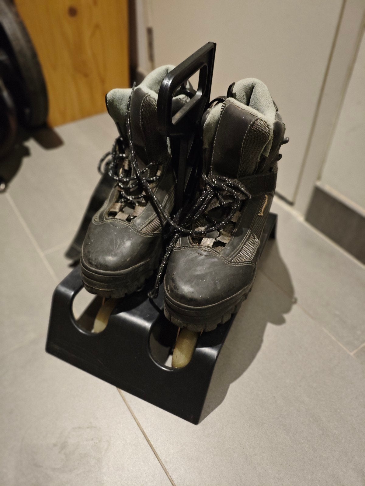Nijdam Inline Skates Maat 41 met Afneembaar Chassis, Heren, Zo goed als nieuw, Inline skates 4 wielen, Ophalen