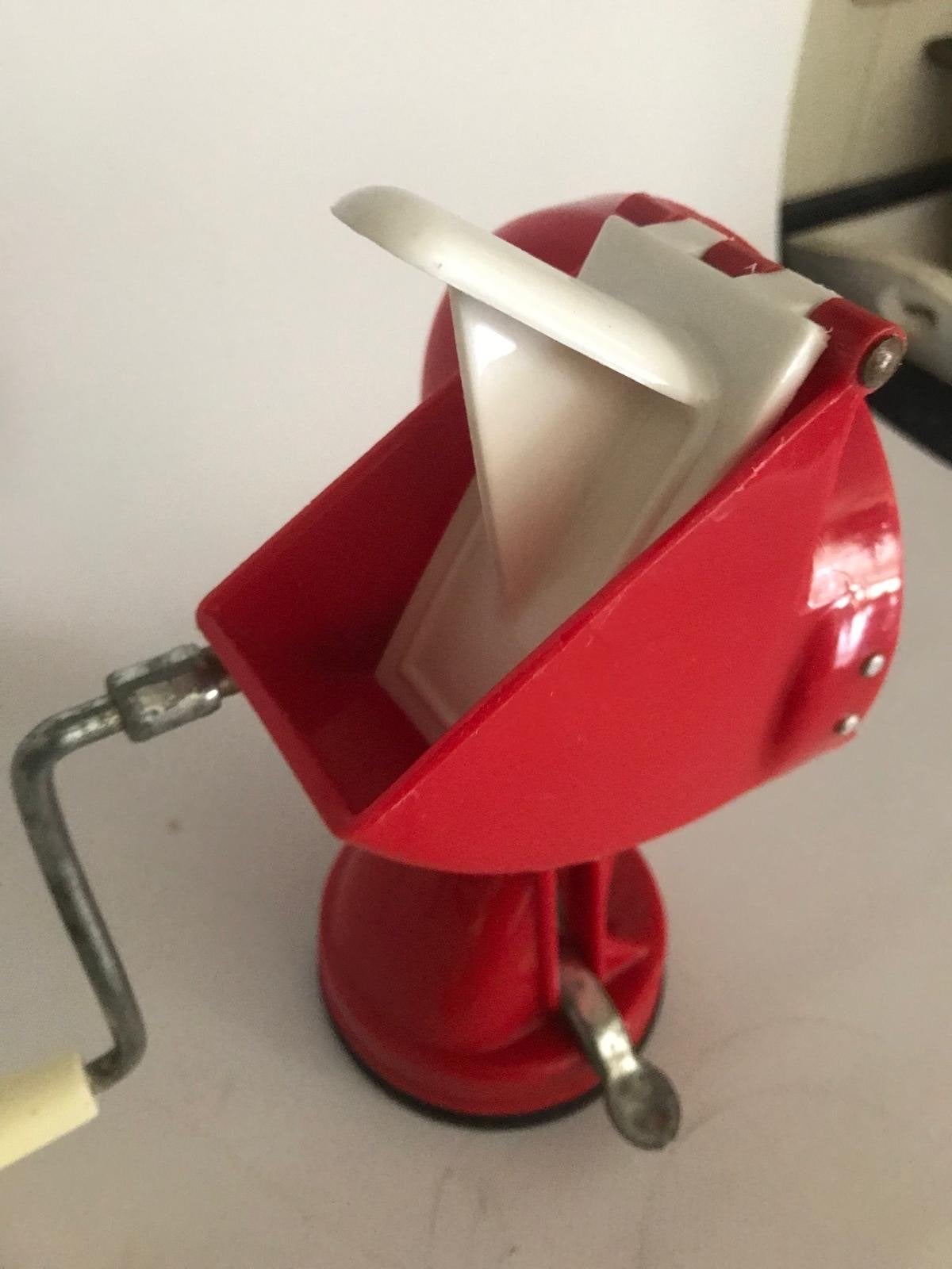 Vintage Matic groentesnijder met rasp- en snijschijven, Gebruikt, Ophalen of Verzenden, Metaal, Snijmachine