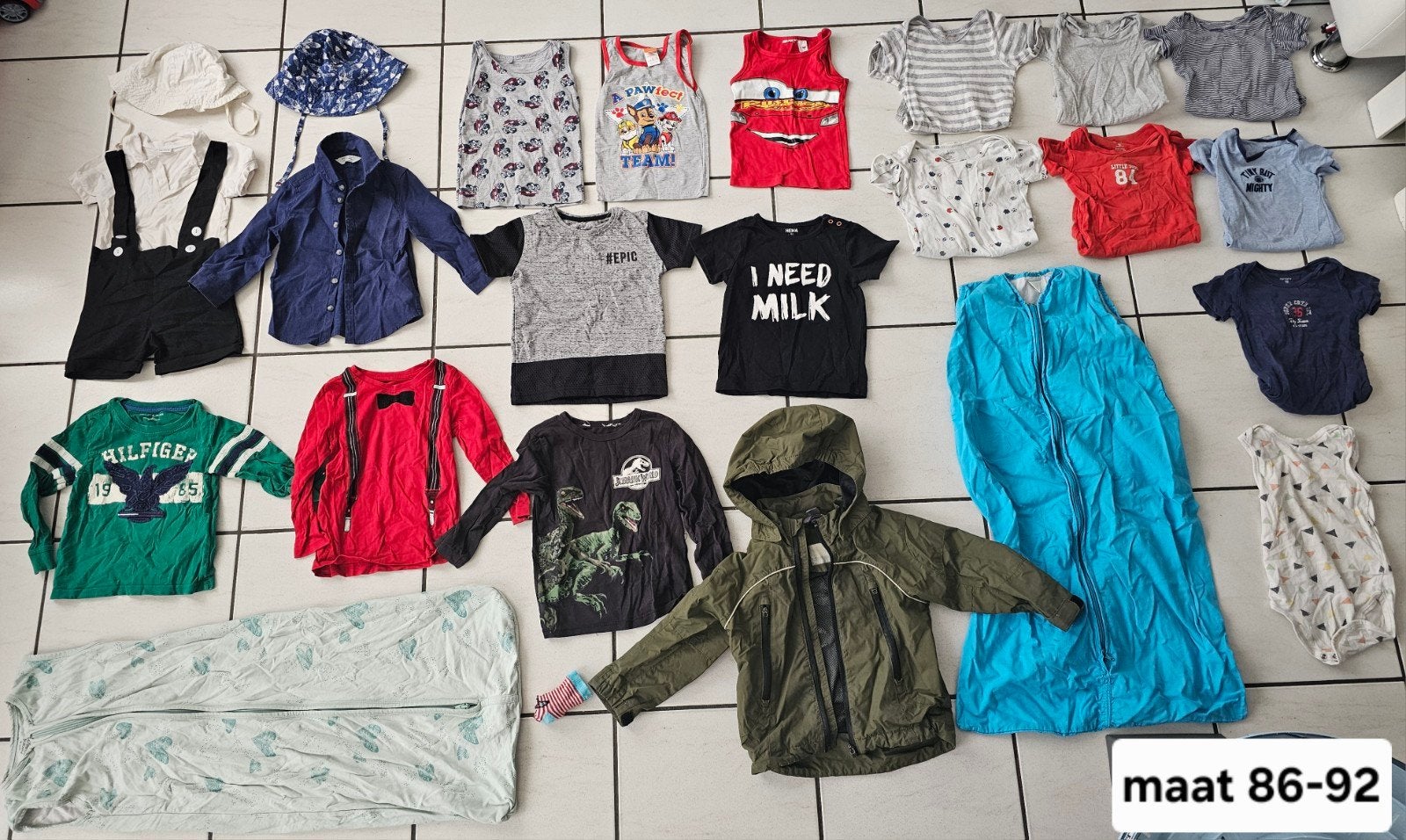 Zomer pakket jas slaapzak shirts petjes maat 86-92 peuter. D, Ophalen of Verzenden, Maat 92