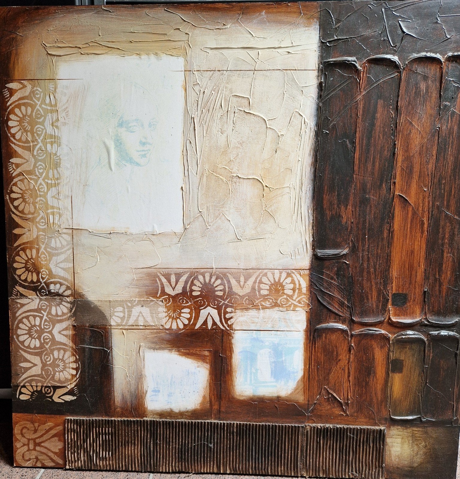 Modern schilderij met abstracte en figuratieve elementen, Ophalen, Op houten frame, Textiel, Figuren