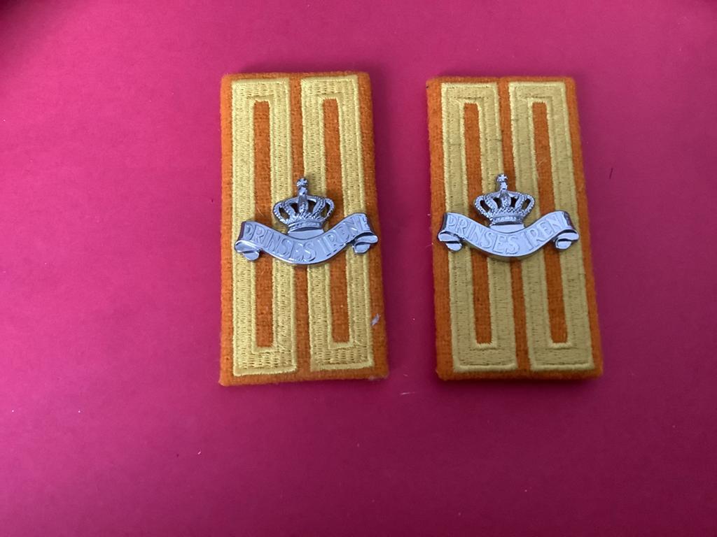 Set patten van Pr. Irene adj, Koninghuis, Verzenden, Landmacht, Nederland, Embleem of Badge
