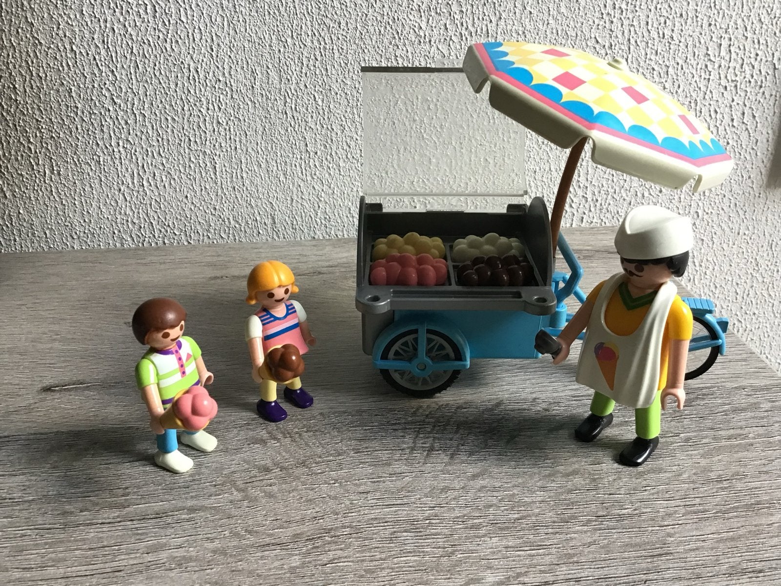 Playmobil IJscokar met figuren en accessoires, Ophalen of Verzenden, Gebruikt