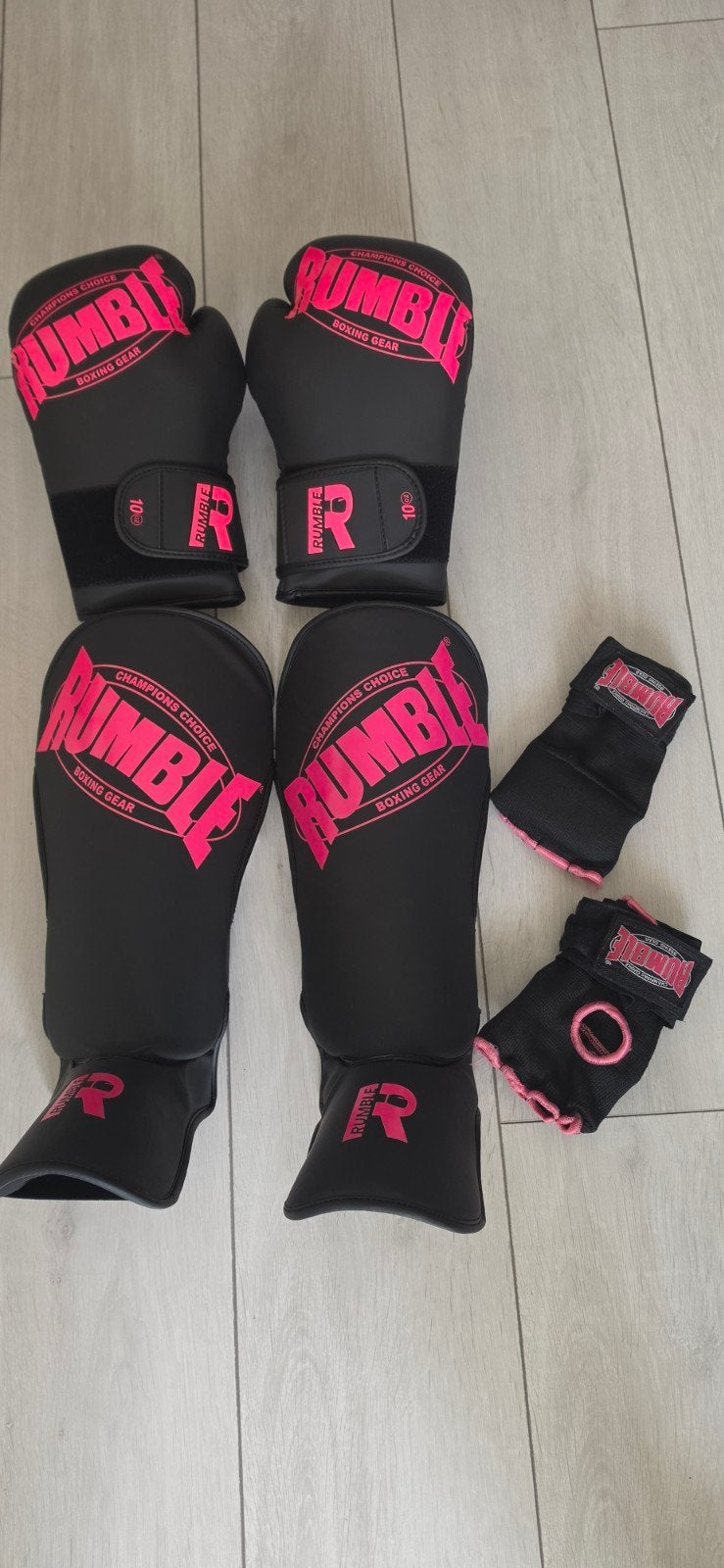Rumble Boksset: Handschoenen, Scheenbeschermers, Binnenhands, Ophalen, Bokshandschoenen