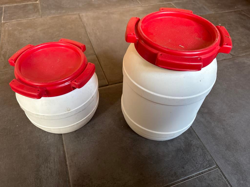 2 Curtec vaten met schroefdeksel - 12L en 20L, Ophalen of Verzenden