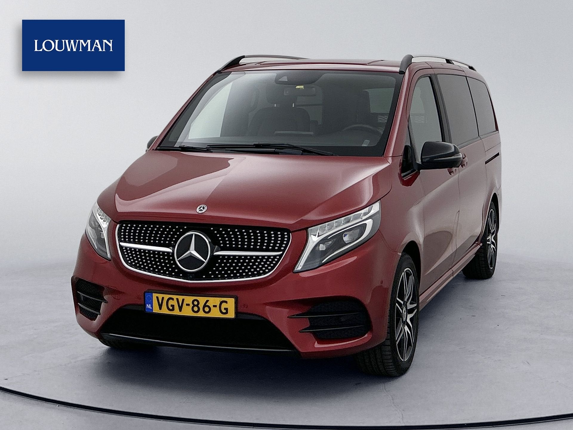 Mercedes-Benz V-Klasse 300d Lang Avantgarde Edition AMG line, Automaat, Gebruikt, 4 cilinders, Met garantie (alle)
