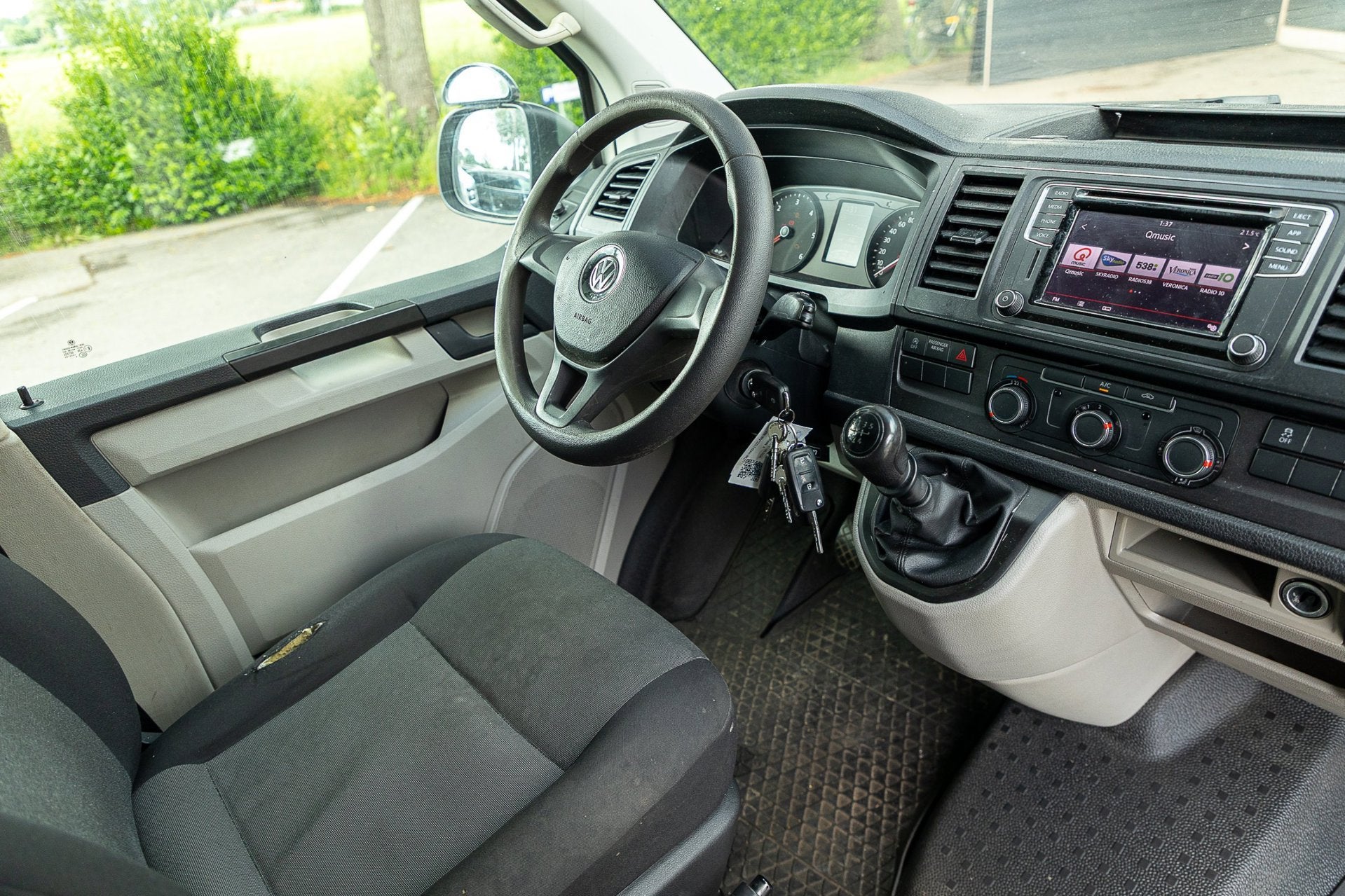 Volkswagen Transporter 2.0 TDI L2H1 Comfortline Volledig ing, Auto's, Voorwielaandrijving, Stof, Gebruikt, Euro 6