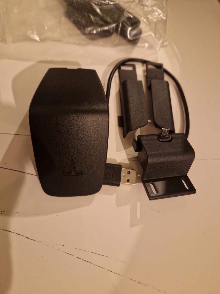 Tesla Model 3 USB kabel installatie en houder, Ophalen of Verzenden