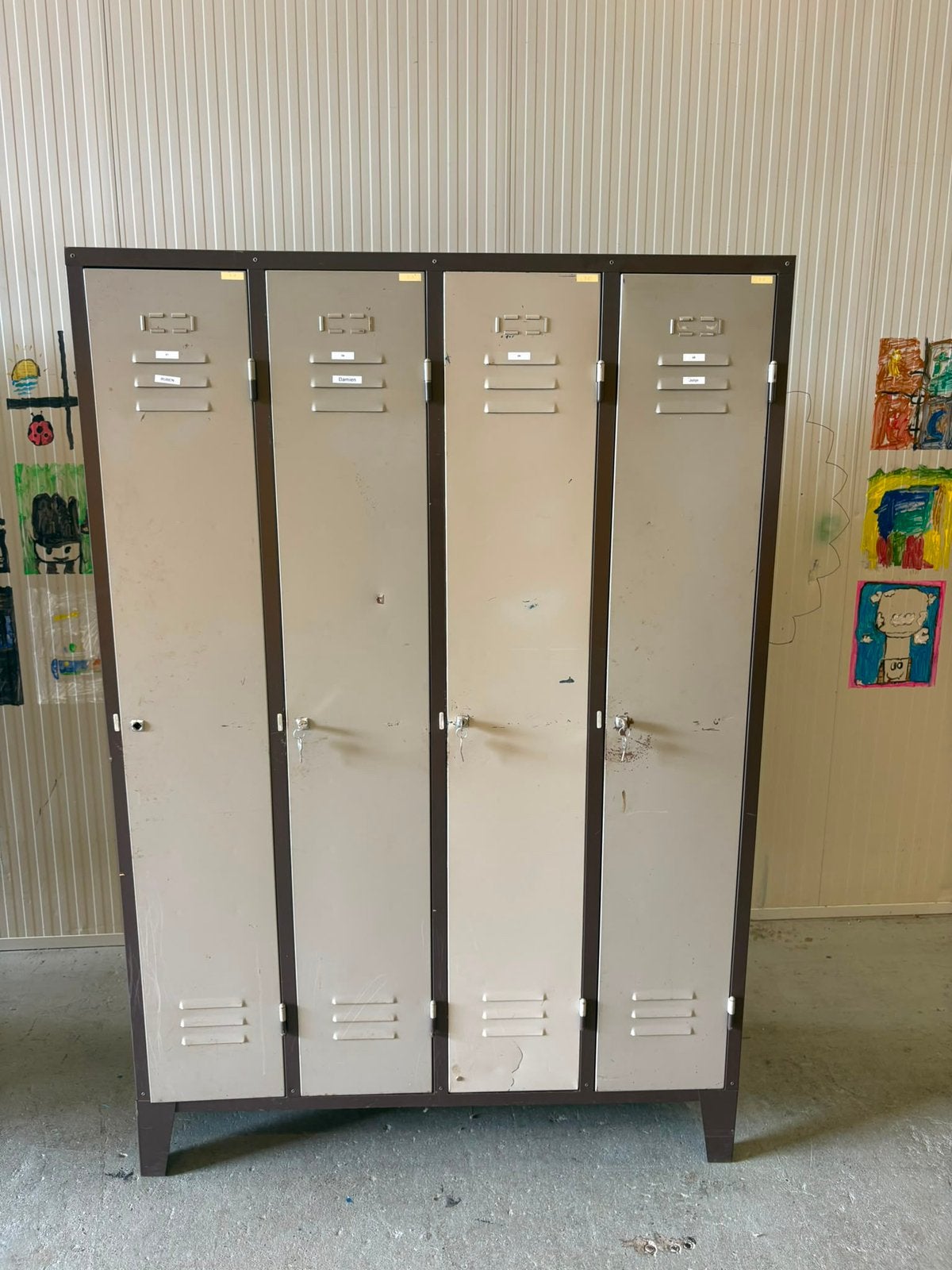 4 deurs locker, Ophalen, Zo goed als nieuw