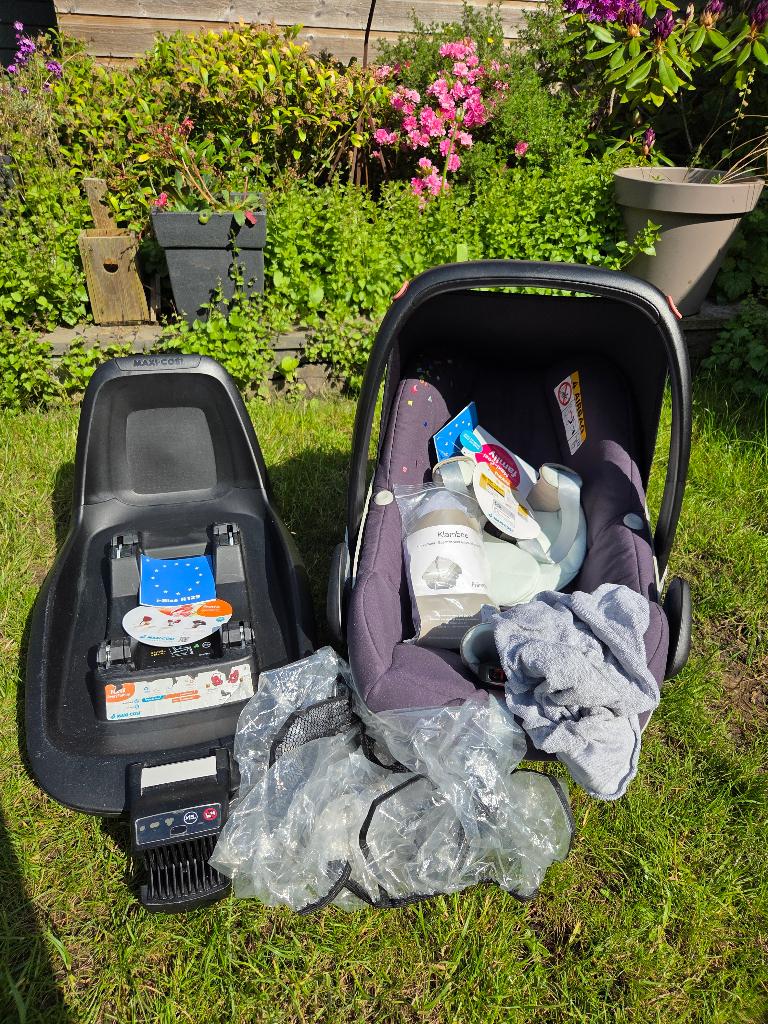 Maxi-Cosi Pebble met Maxi-Cosi 2way fix, Ophalen, Autogordel of Isofix, Zo goed als nieuw, 0 t/m 13 kg