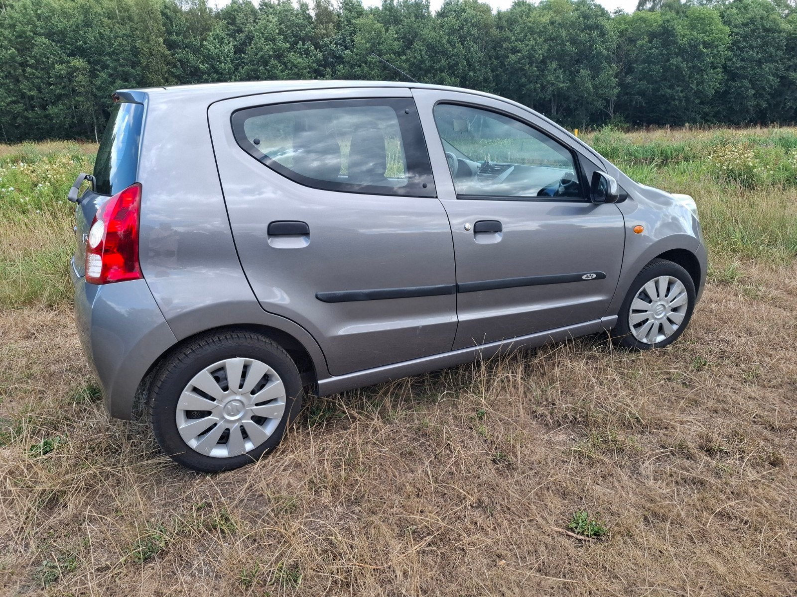 Suzuki Alto 1.0 2013 Grijs Start/stop systeem, Auto's, Voorwielaandrijving, 200 kg, 4 stoelen, Origineel Nederlands