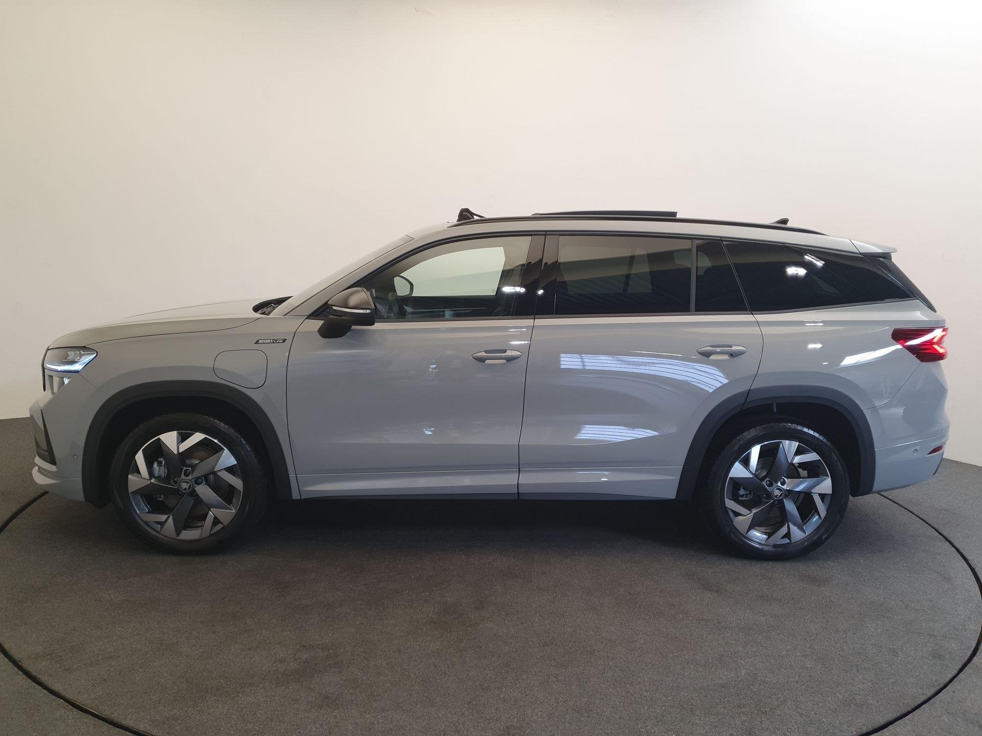 SKODA Kodiaq 1.5 TSI PHEV DSG/AUT 204pk Sportline Wegklapbar, Auto's, 12 maanden, Zwart, 4 cilinders, 26 kWh