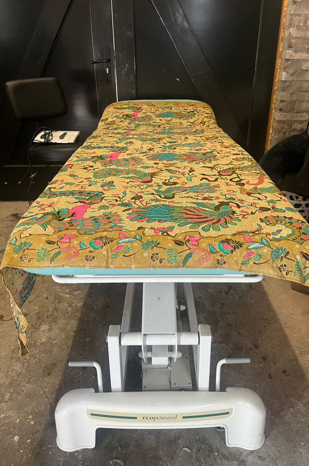 Electrische  behandel/Massage tafel van eco postural, Ophalen, Gebruikt, Massagetafel