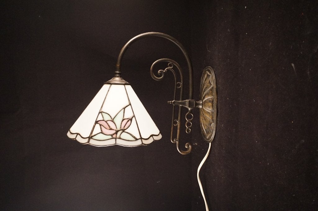 Vintage Art Nouveau Wandlamp – Tiffany Stijl (Ø 20 cm), Meerkleurig, Ophalen of Verzenden, Wandlamp, Glas
