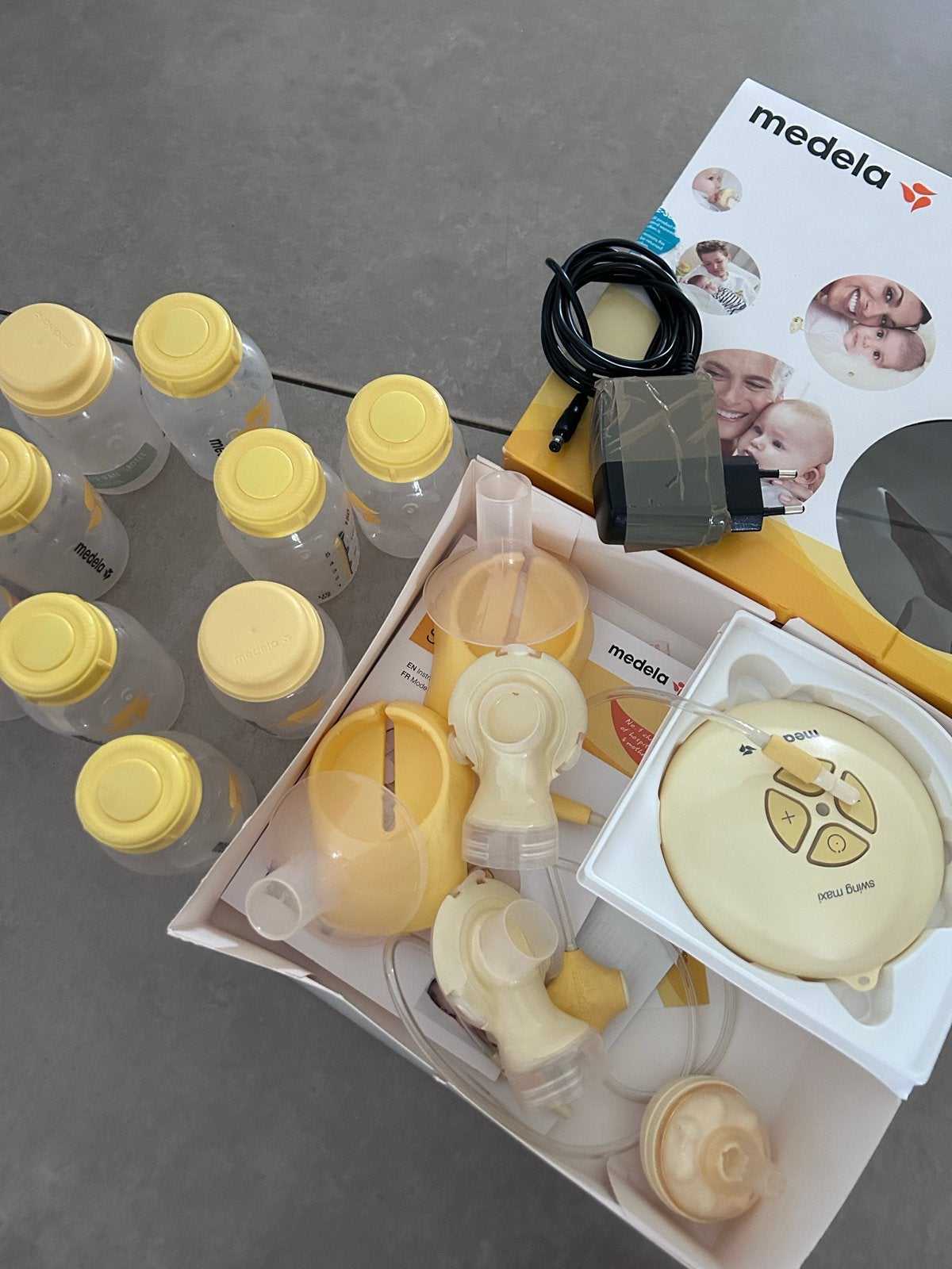 Medela Swing Maxi dubbele borstkolf met flessen, Automatisch, Gebruikt, Medela, Borstkolf