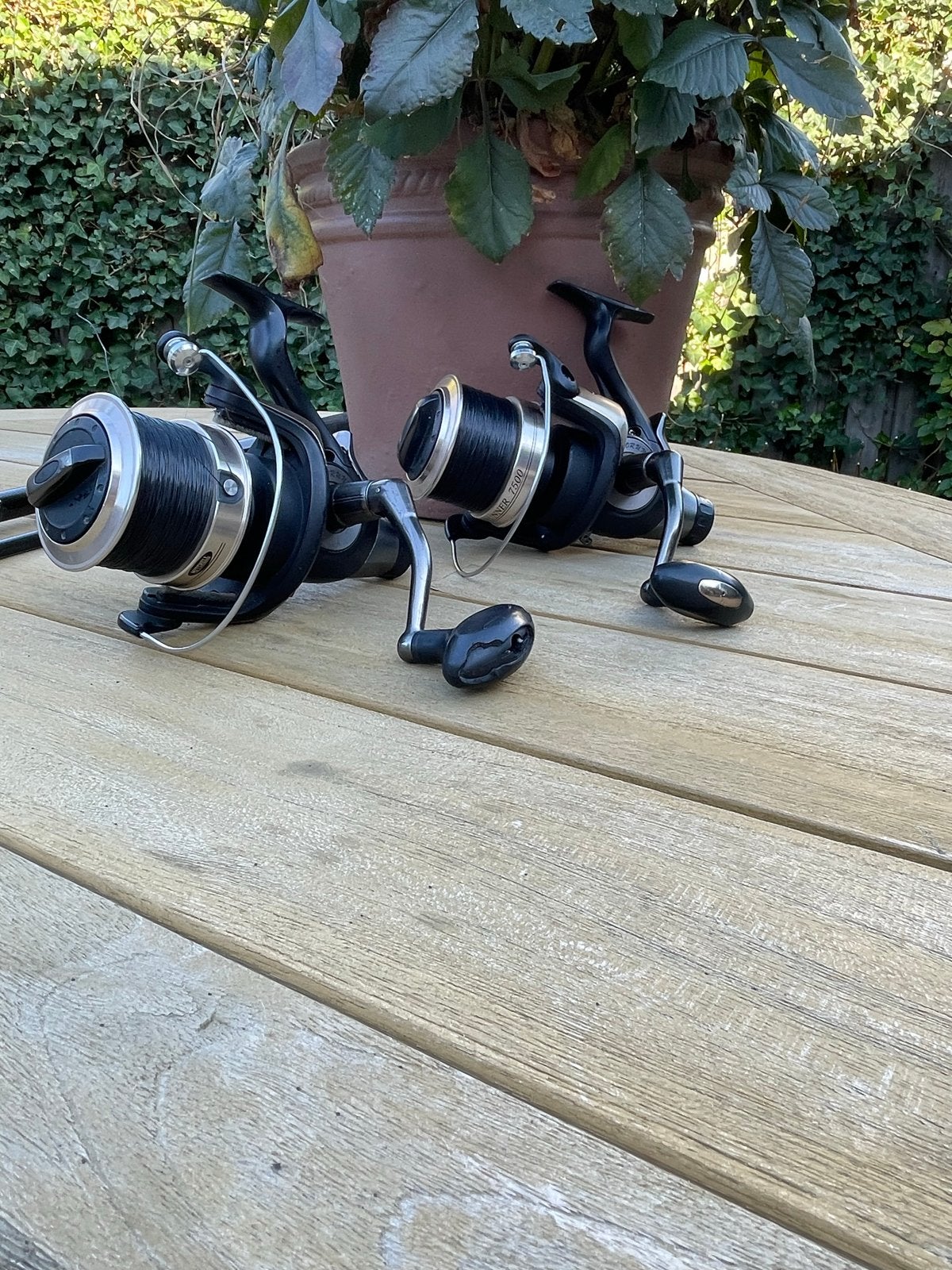 2 Mitchell Avorunner 7500 molens en DAM Fighter Carp CF heng, Ophalen, Gebruikt, Werphengel