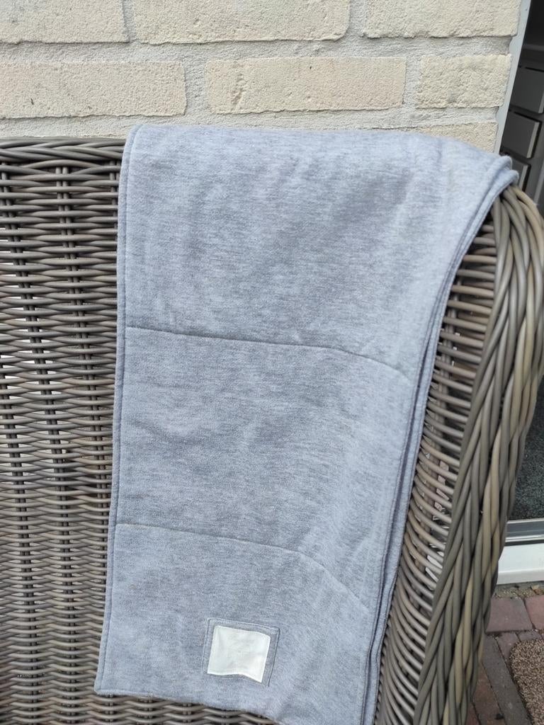 Lichtgrijze Sjaal van Riviera Maison. Ook leuk als kleedje., Ophalen of Verzenden, Gebruikt