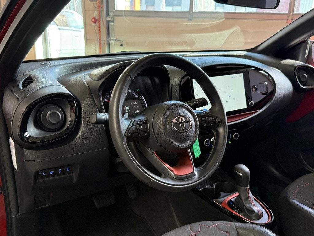 Toyota Aygo X 1.0 VVT-i S-CVT Envy Open Dak Automaat, Camera, Auto's, Automatische klimaatregeling, 4 stoelen, Leder en Stof, Origineel Nederlands