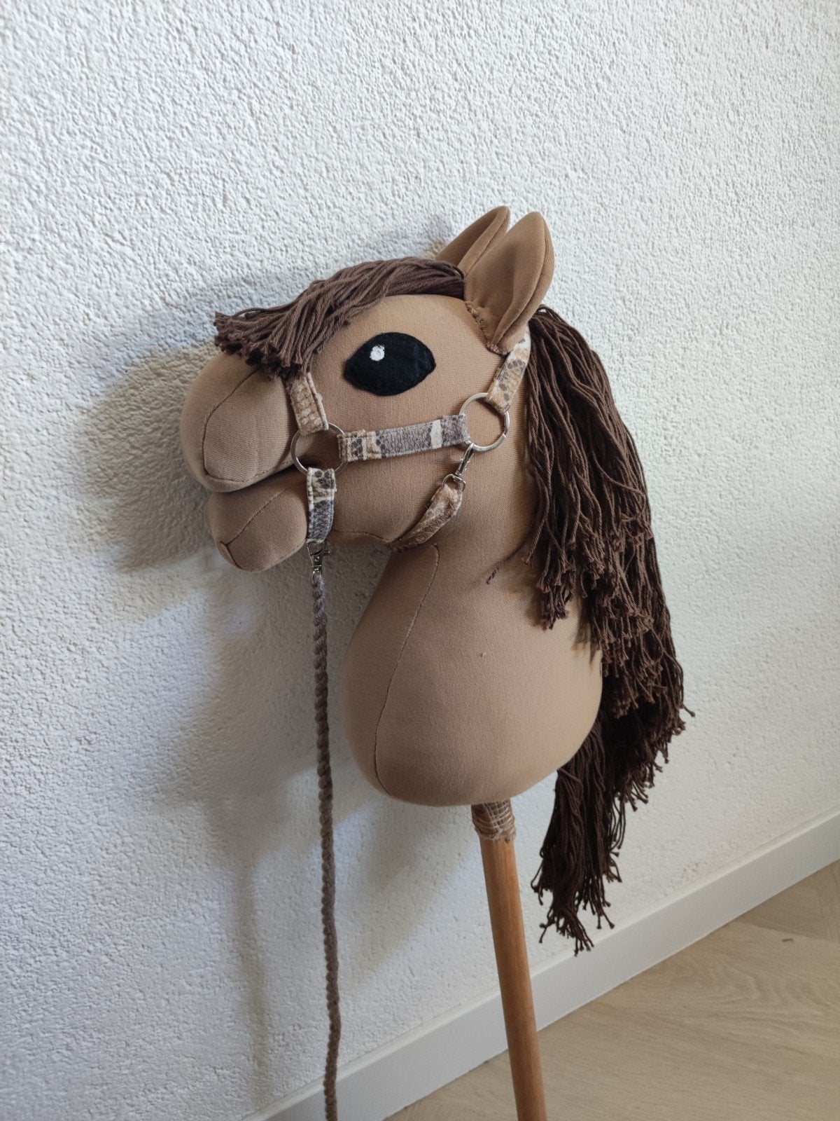 Hobbyhorse / Stokpaardje - Bruin met halster, Ophalen of Verzenden, Nieuw, Jongen of Meisje