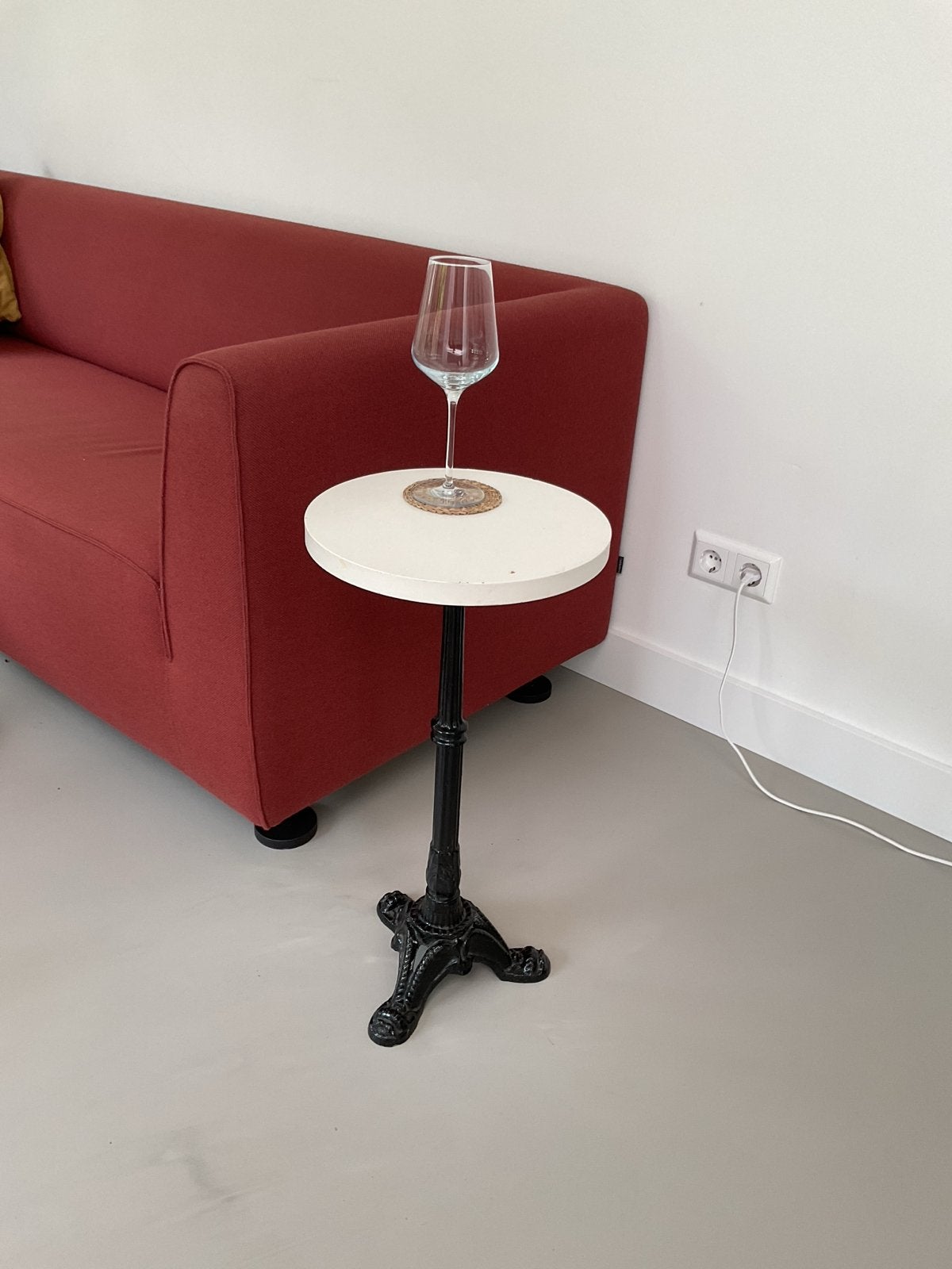 Ronde bijzettafel met gietijzeren onderstel, Huis en Inrichting, 45 tot 60 cm, Minder dan 55 cm, Gebruikt, Metaal of Aluminium