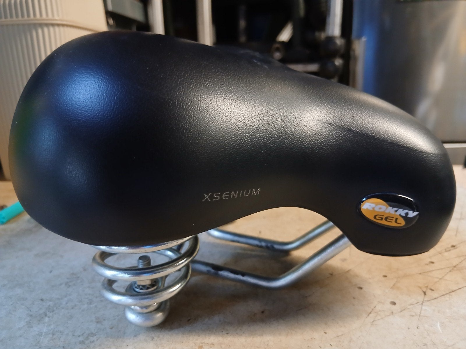 Selle Royal Rokky Gel dameszadel met vering, Ophalen, Gebruikt, Stadsfiets, Kunststof