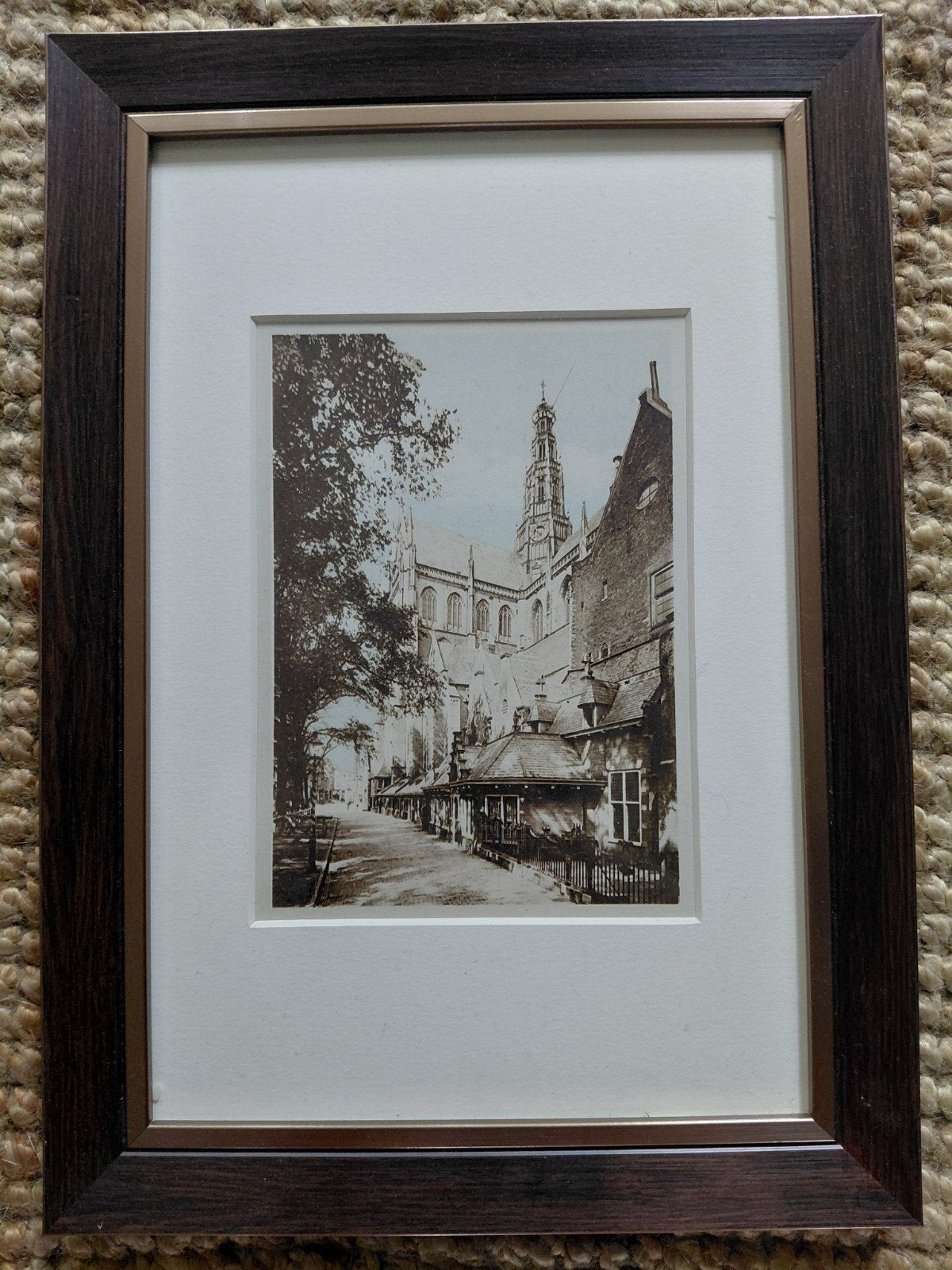 Grote Bavo Haarlem litho naar foto 1900, Antiek en Kunst, Kunst | Etsen en Gravures, Ingelijst, Stadsgezicht, Ophalen of Verzenden