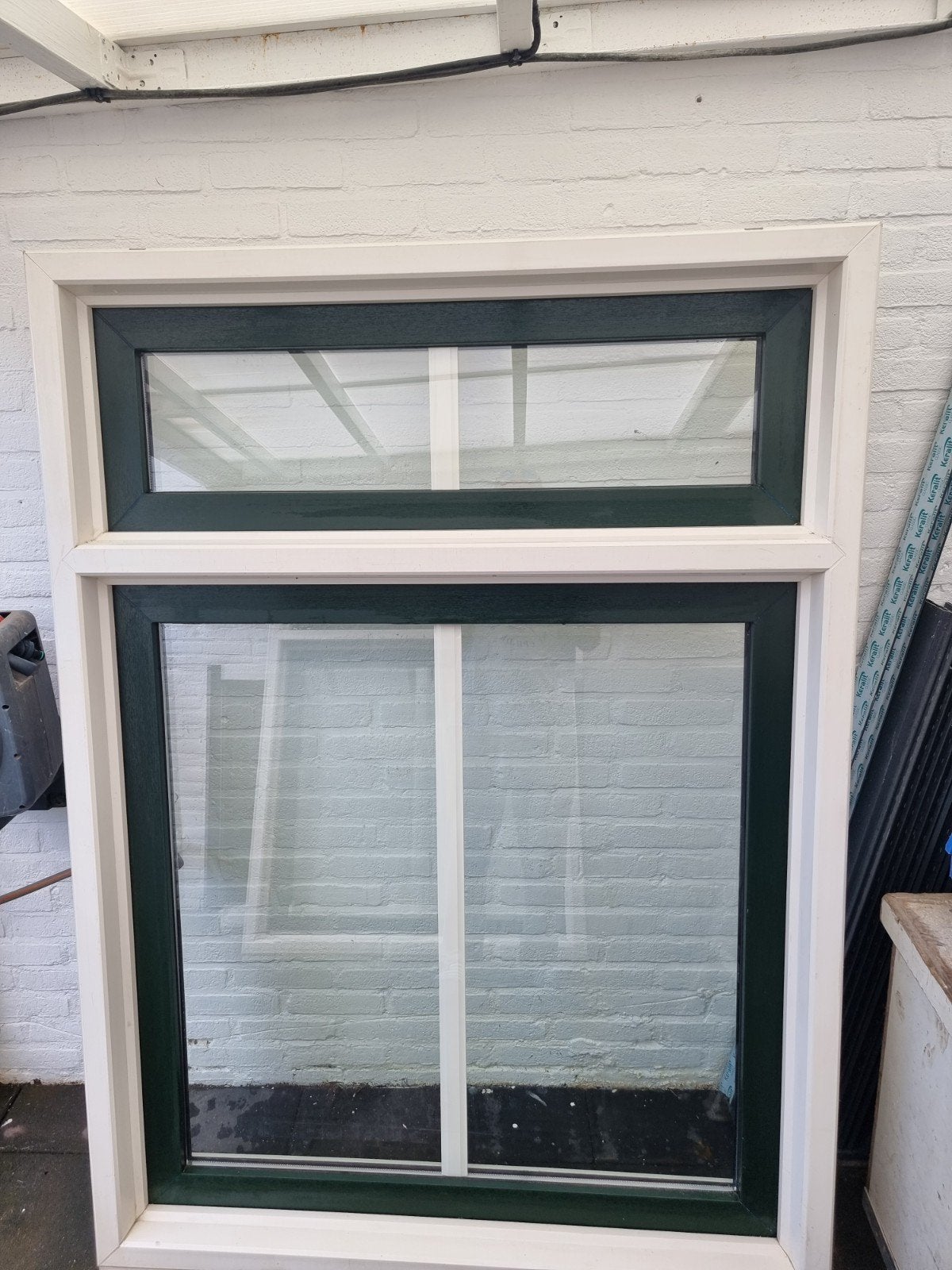 Gebruikt PVC kozijn met dubbelglas uitzet en draai-kiep raam, Ophalen, Gevelraam of Ruit, Gebruikt, 160 cm of meer
