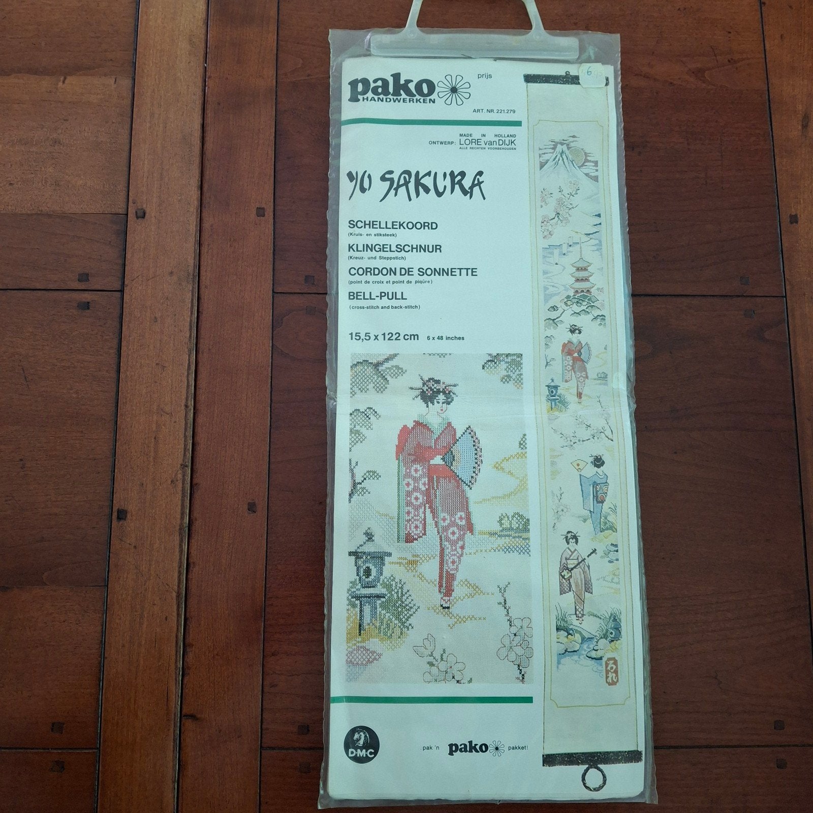 Pako borduurpakket Japanse motieven., Ophalen of Verzenden, Nieuw, Borduurpakket