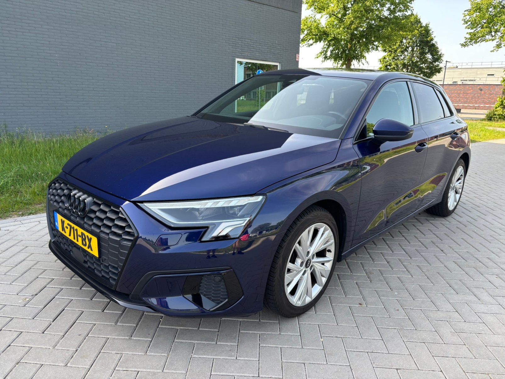AUDI A3 30 TFSI 5DR BJ2020 NW MODEL NAVARRA BLUE AIRCO NAP, Auto's, Audi, Voorwielaandrijving, Blauw, Origineel Nederlands, Handgeschakeld