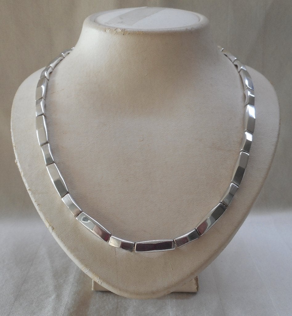 Prachtig zilveren massief modernist collier nr.053