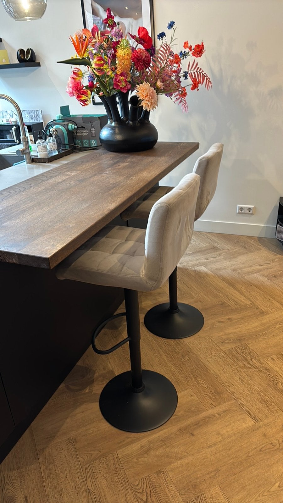 Set barstoelen beige velours stof, Ophalen, Zo goed als nieuw