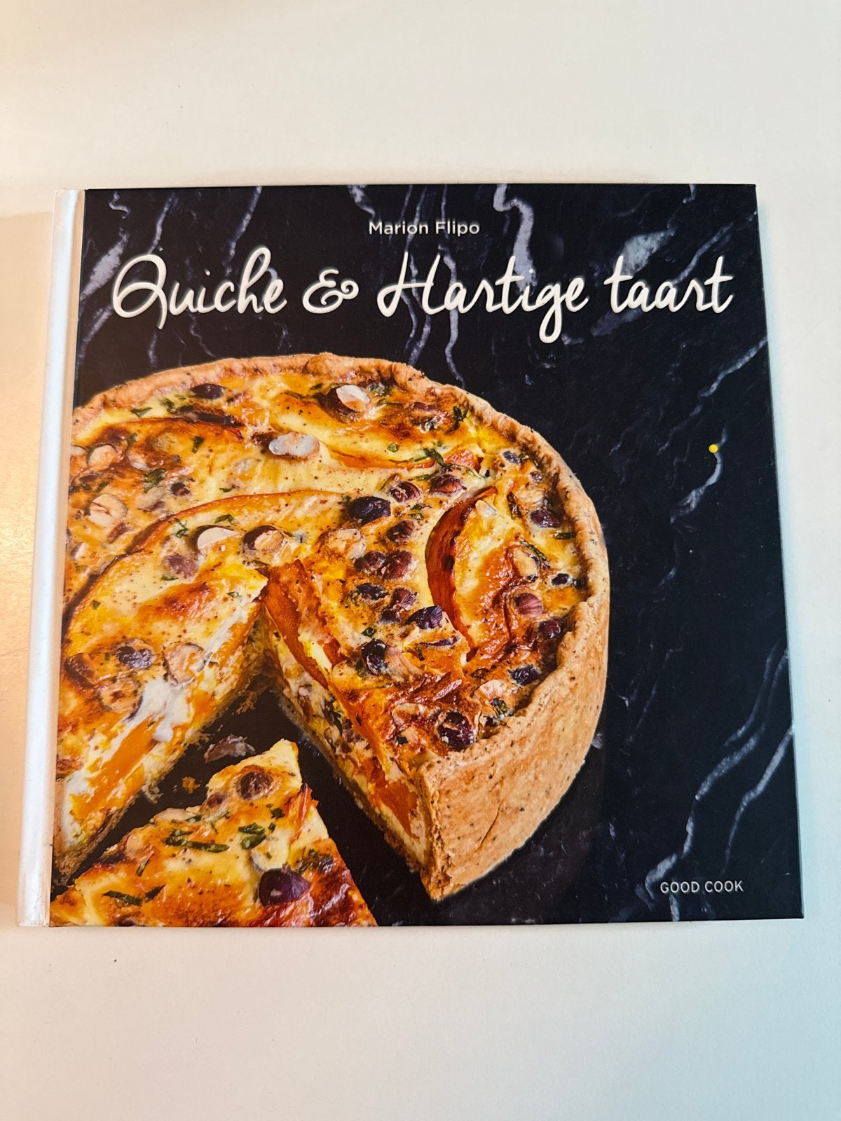 Quiche & Hartige taart - Marion Flipo kookboek, Boeken, Ophalen of Verzenden, Zo goed als nieuw, Frankrijk, Hoofdgerechten