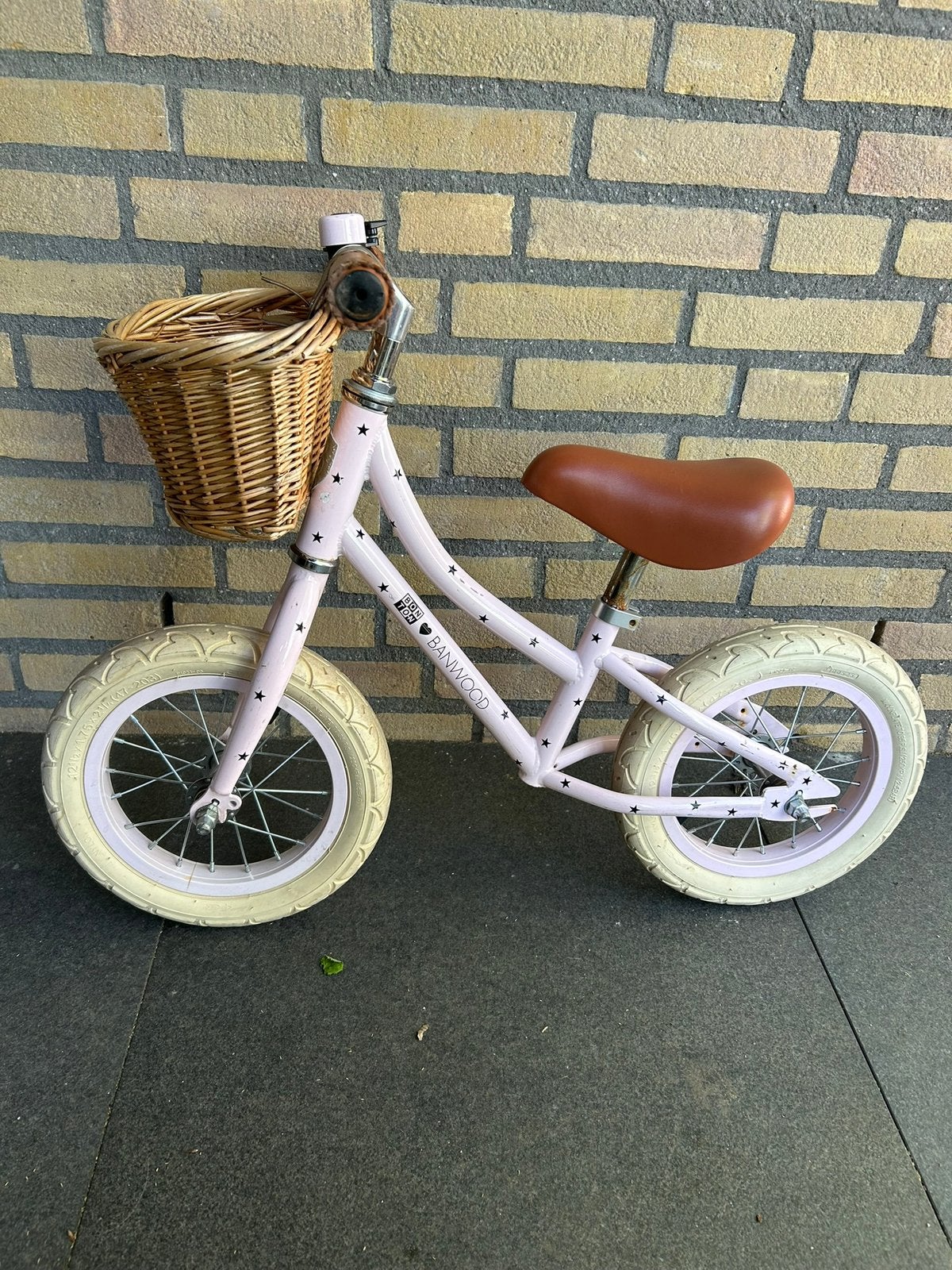 Banwood loopfiets roze met mandje, Fietsen en Brommers, Fietsen | Kinderfietsjes, Ophalen, Gebruikt, 16 tot 20 inch