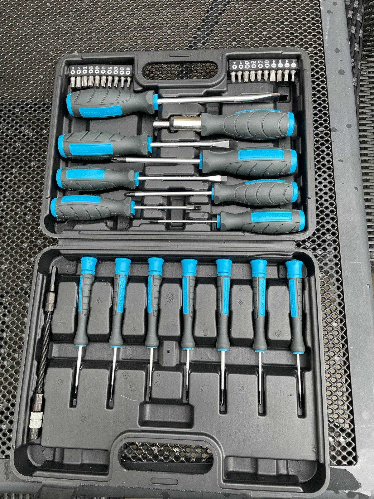 Complete Gereedschapskoffer met Schroevendraaiers en Bits, Ophalen of Verzenden, Zo goed als nieuw