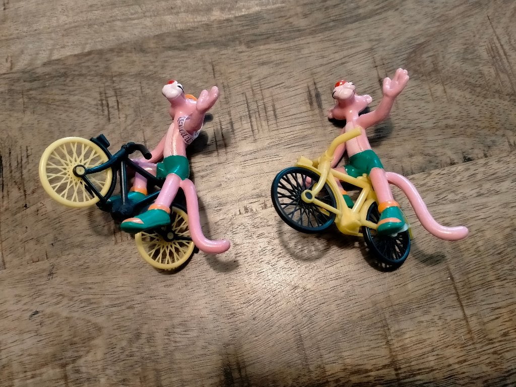 Pink Panter Roze Panter op fiets Bully pvc figuren set, Verzenden, Overige figuren, Gebruikt, Beeldje of Figuurtje