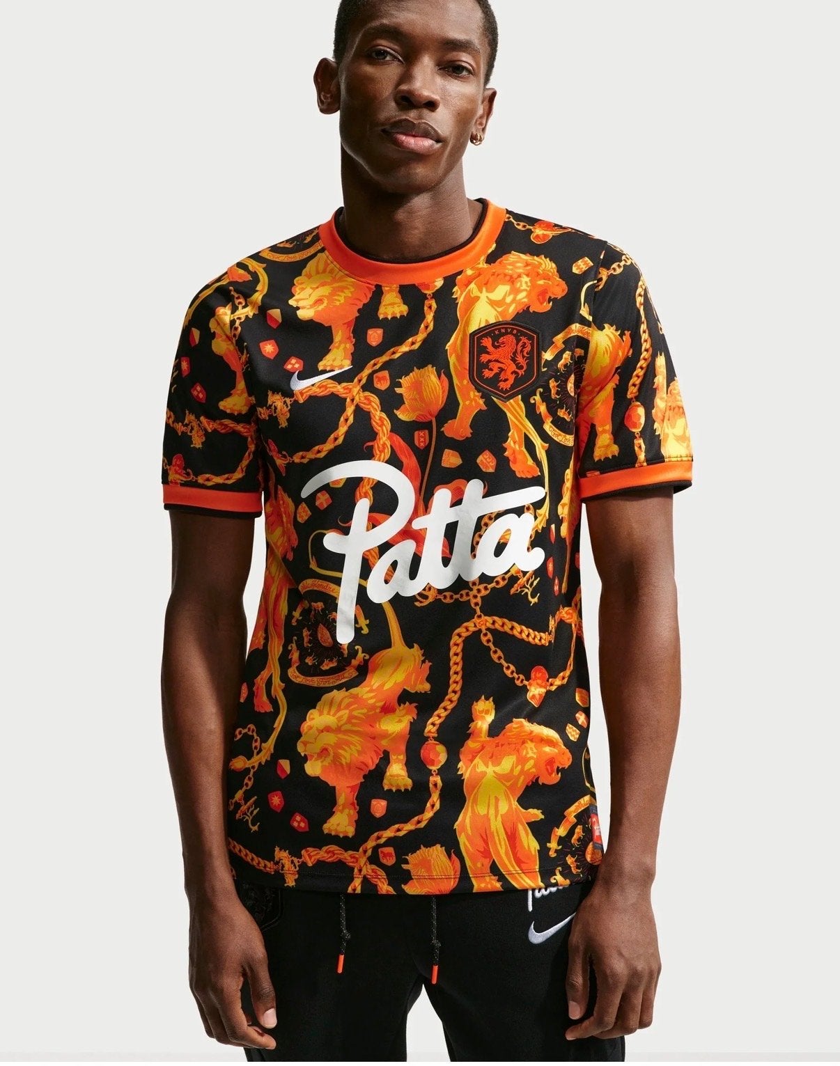 Patta x Nike KNVB Pre-Match Shirt Zwart/Oranje XL Nieuw, Ophalen of Verzenden, Nieuw, Maat 56/58 (XL), Zwart