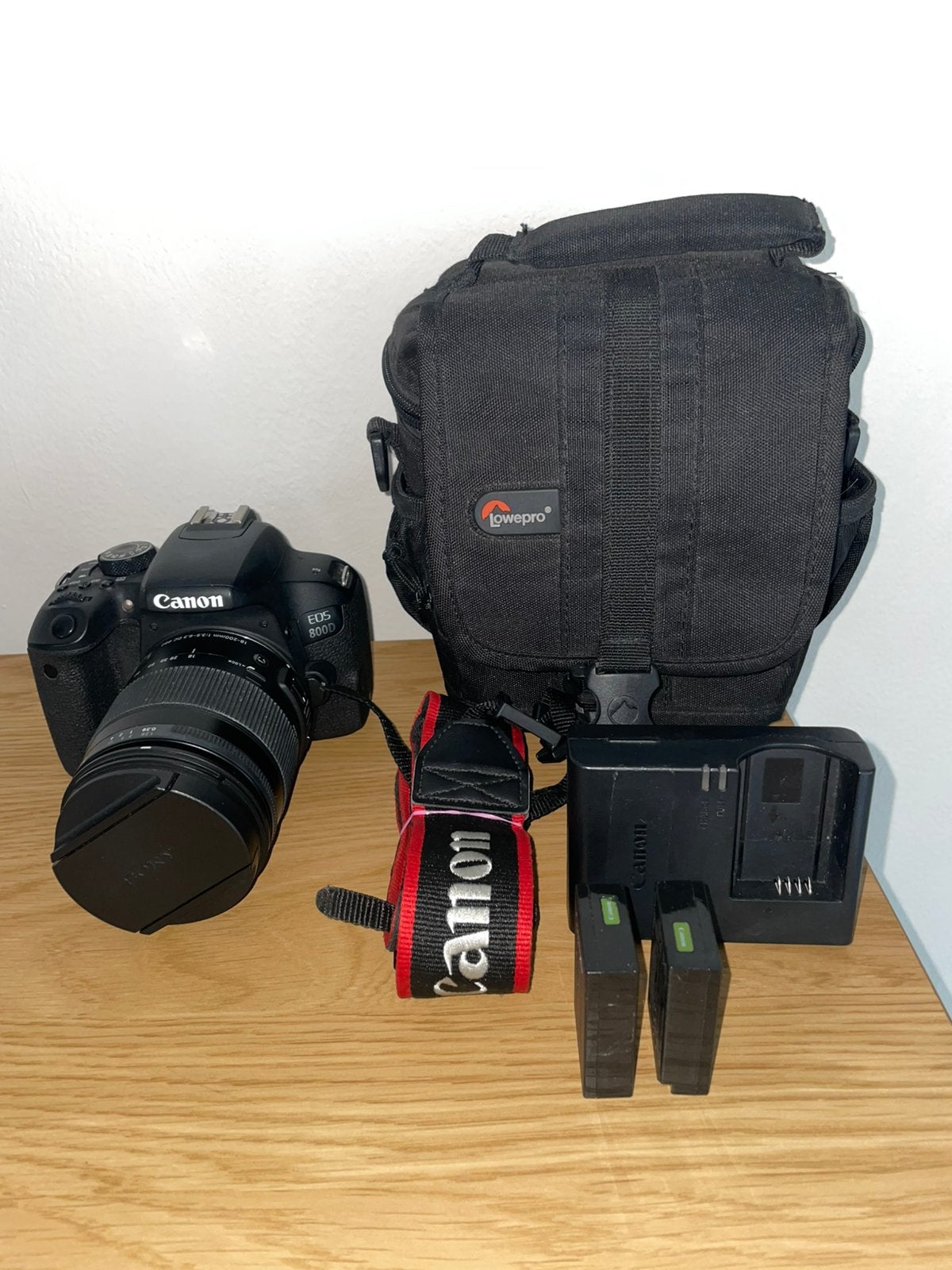Canon EOS800D met toebehoren, Ophalen of Verzenden, Zo goed als nieuw, Canon, Geen optische zoom