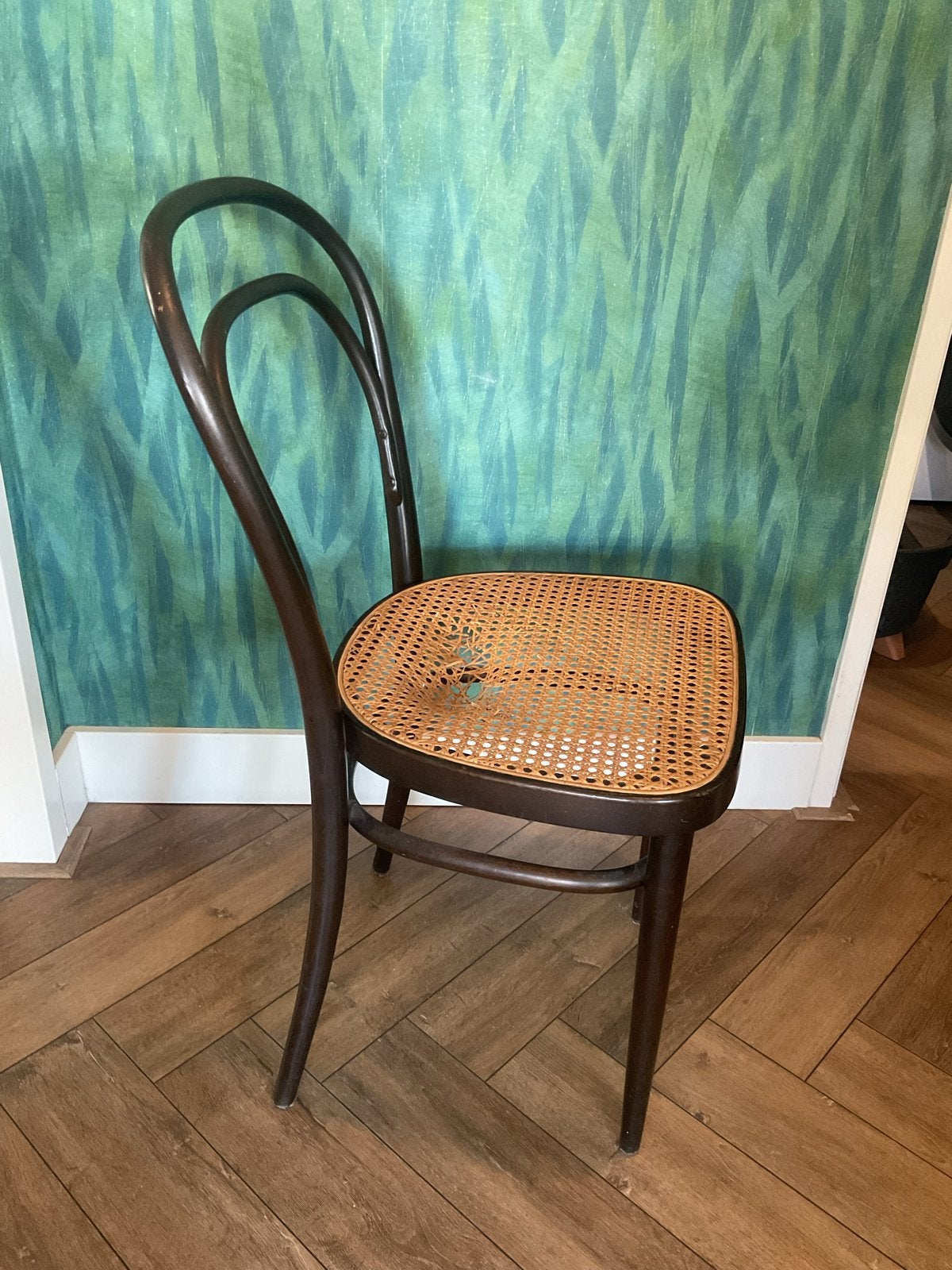 Thonet webbing stoel, Ophalen