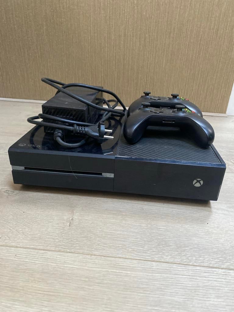 Xbox One met 2 controllers en alle kabels, Spelcomputers en Games, 500 GB, Xbox One, Met 2 controllers, Ophalen of Verzenden