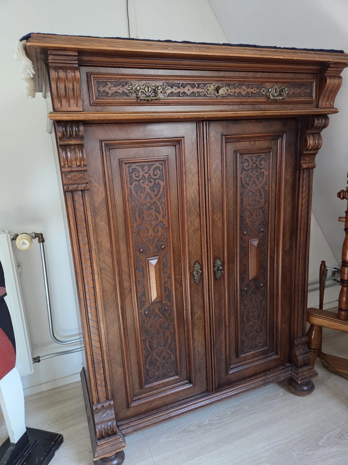 Antieke houten neorenaissance buffetkast / halkast, Antiek en Kunst, Ophalen