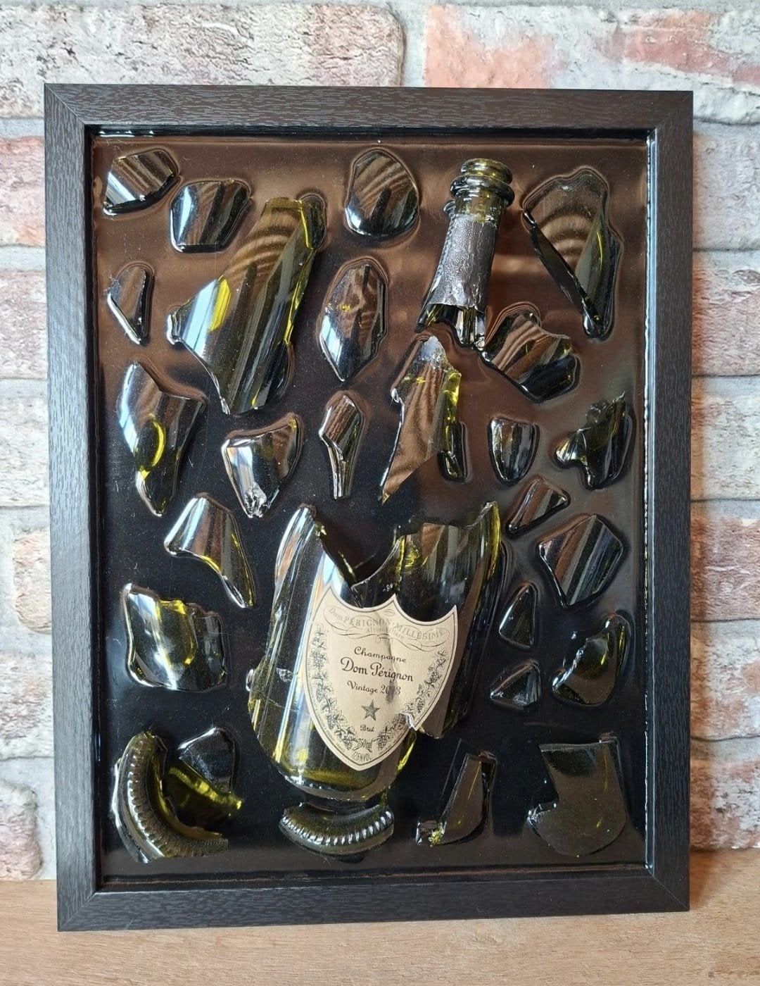 Dom perignon fles verwerkt in een lijst 43x33 met Epoxy, Ophalen of Verzenden