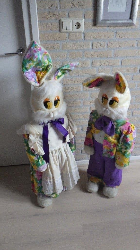 twee mooie paashazen, Diversen, Pasen, Ophalen of Verzenden, Gebruikt