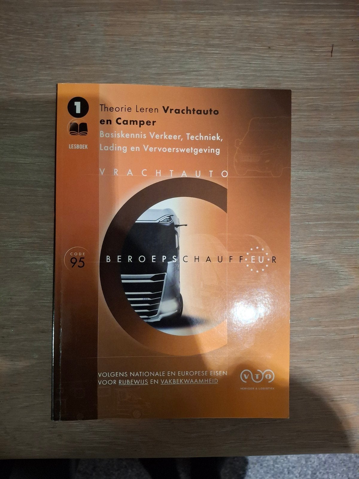 Module 1 Rijbewijs C Theorie boek - Vrachtauto en Camper, Boeken, Ophalen of Verzenden, Zo goed als nieuw, Overige niveaus